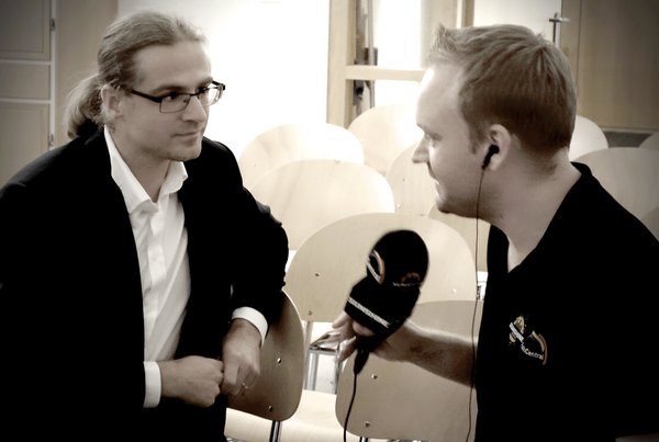 digitalglarus_interview_nicoschottelius_radio.png